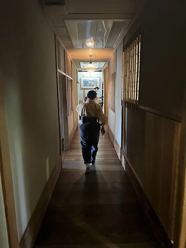 お部屋までご案内してくださいます！