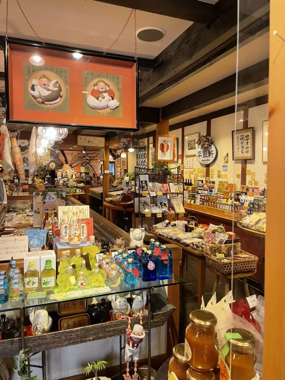 春あかりと鮮やかブルーグラデーションの画像_9