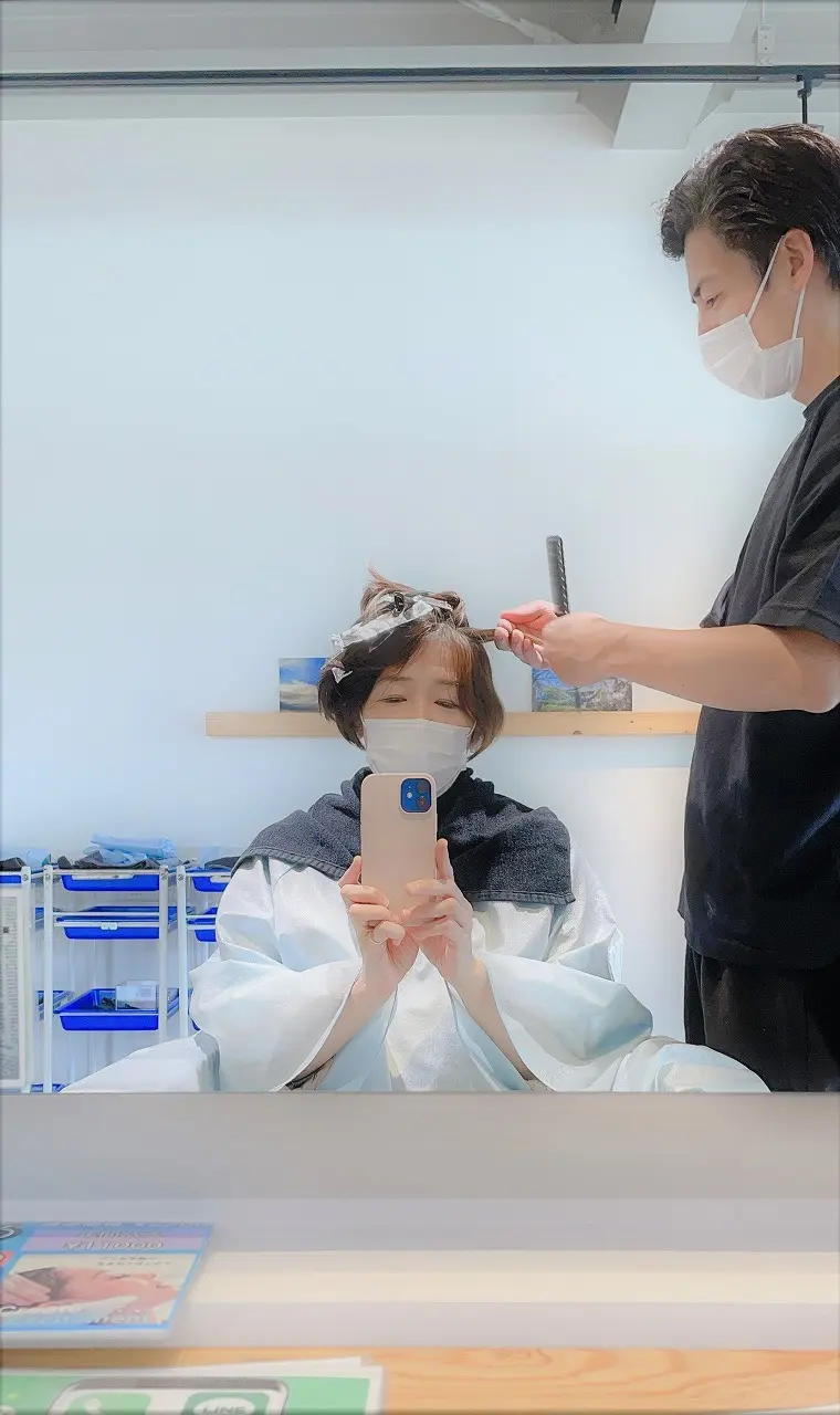 夏を前にショートヘアとハイライトでスタイの画像_1