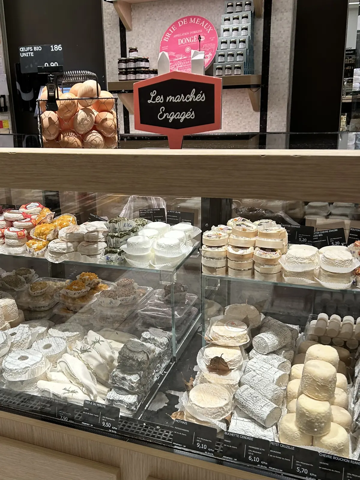 パリ　チーズ　ボンマルシェ