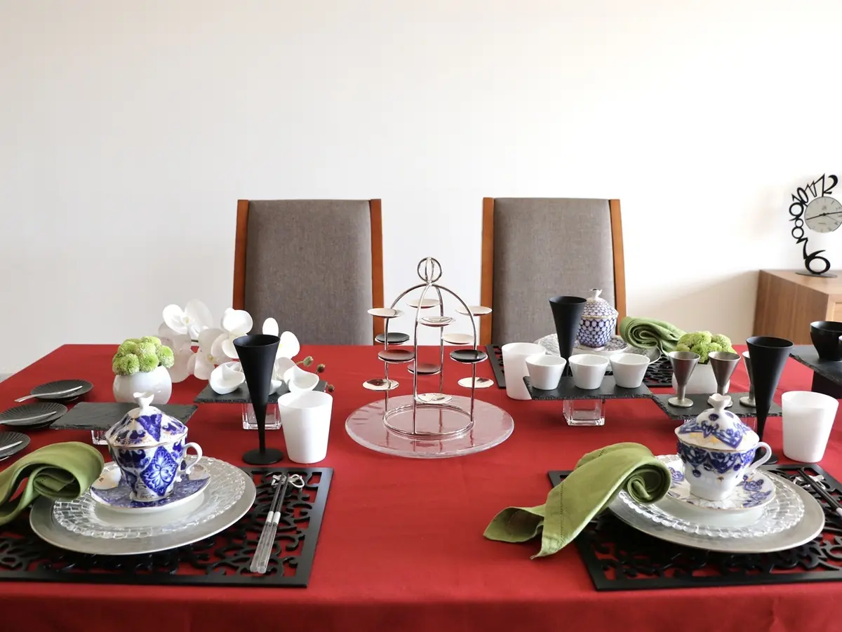 シンガポールスタイルのハイティーテーブル