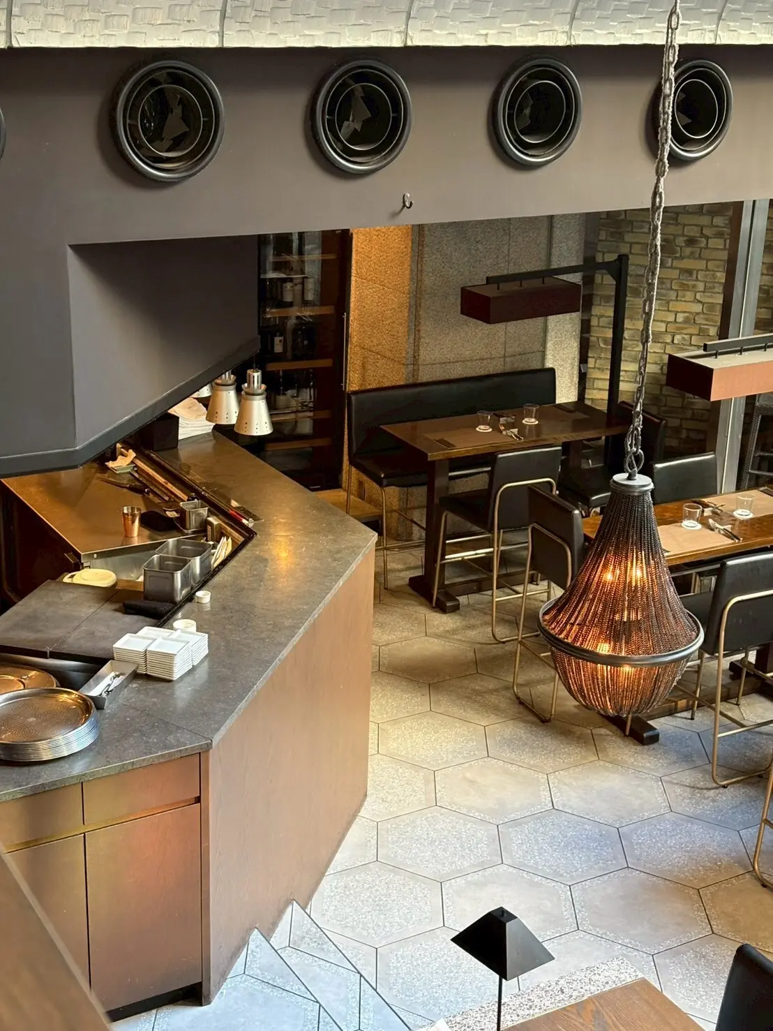 アンカーポイント、永田町ランチ、忘年会ランチ、40代ファッション、炭火焼きグリル、炭火焼きステーキ、ドラマ相棒、ロケ地、40代ファッション