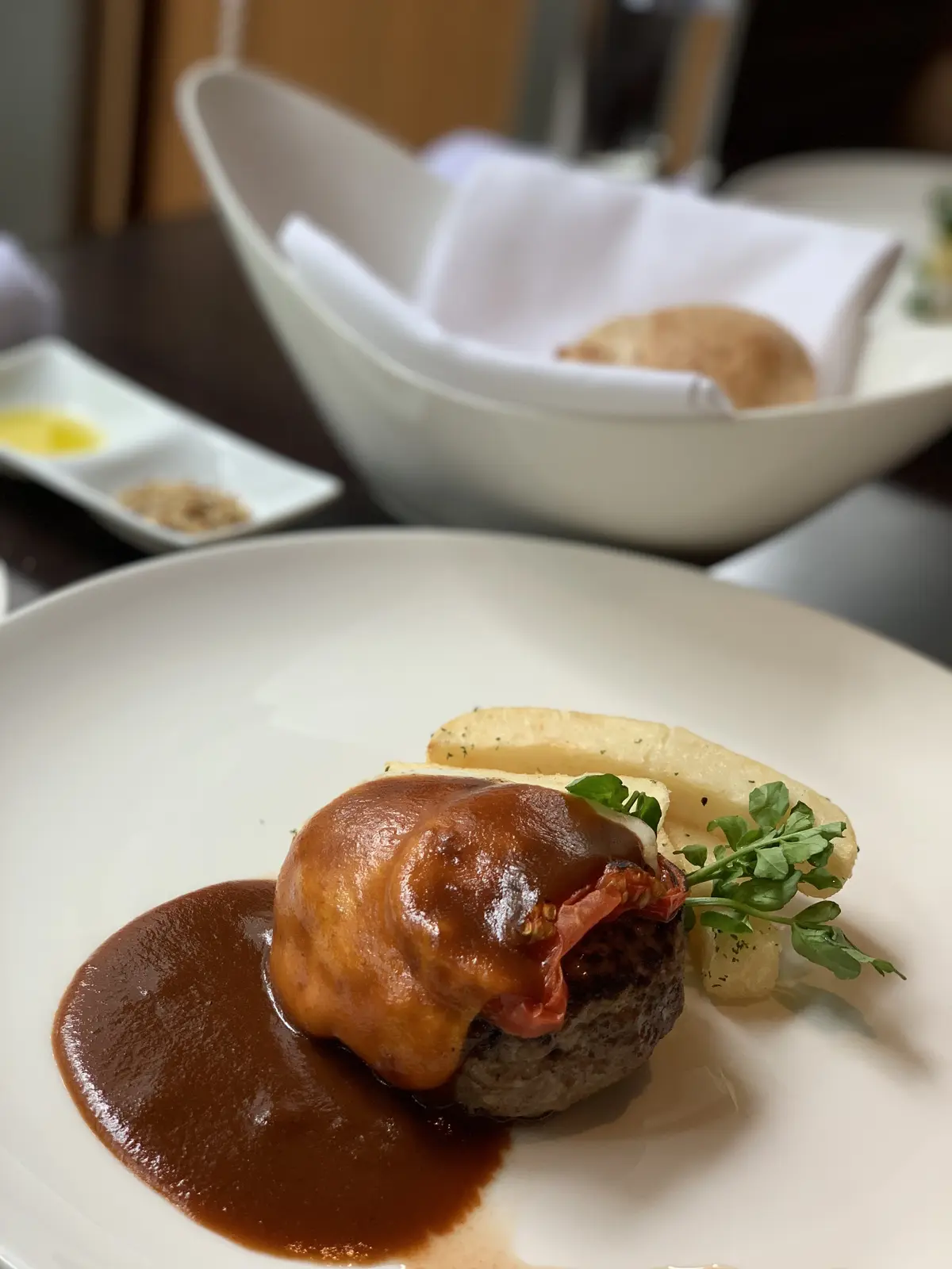 黒コーデで、ホテルランチの画像_1