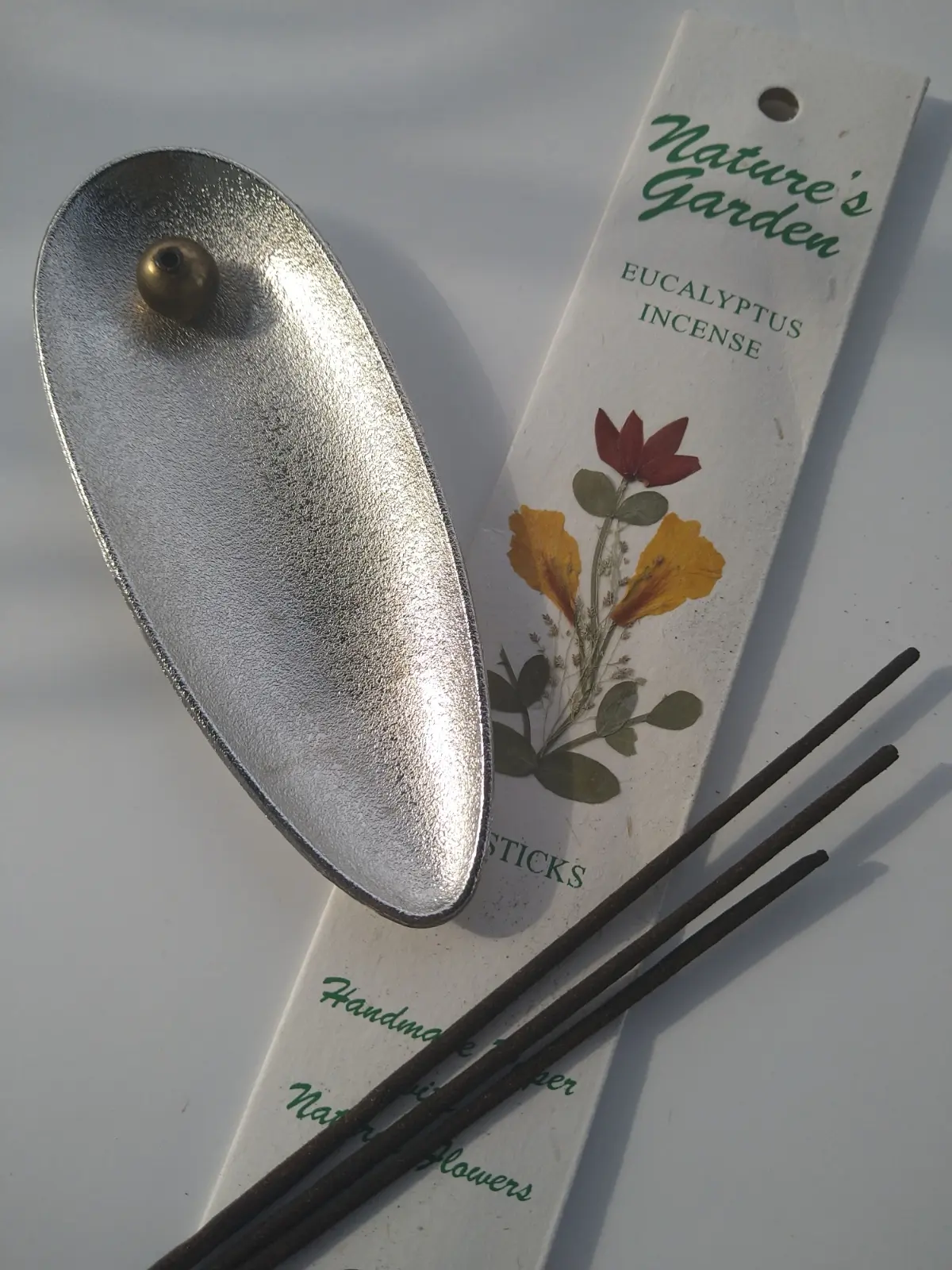 ほんの数分お香を焚いて、気分をリフレッシの画像_1