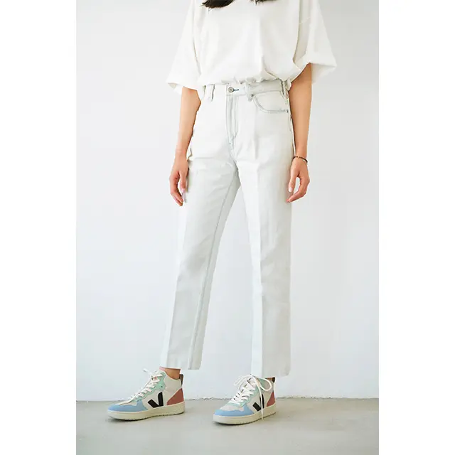 SERGE de bleu（サージ）スタックスジーンズ