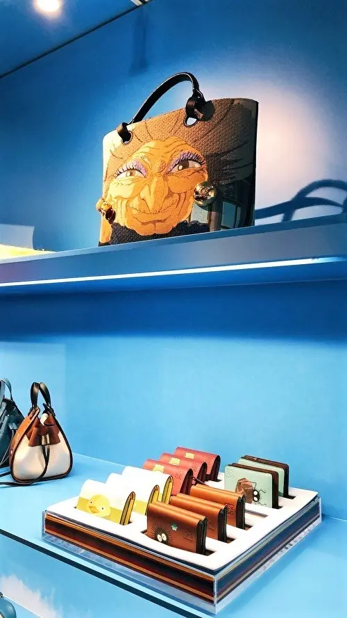 ロエベと千と千尋の神隠しのコラボの画像_3