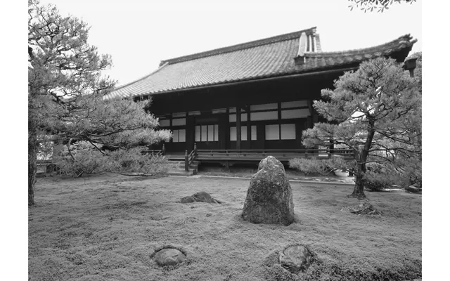 ライブ配信でも両足院の瞑想体験ができる！ 「マインドフル瞑想&庭園散歩」