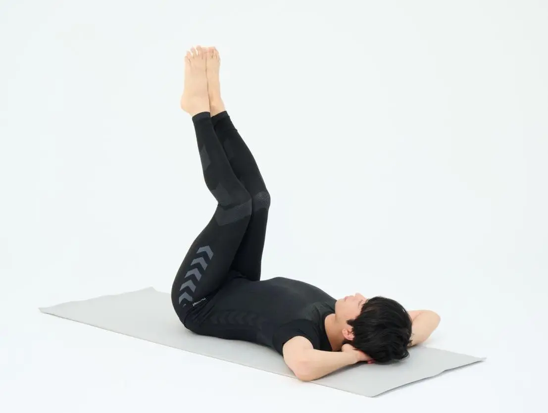 OurAge×Webエクラ　床バレエ_股関節を開いて体ゴロゴロ＆膝パカ