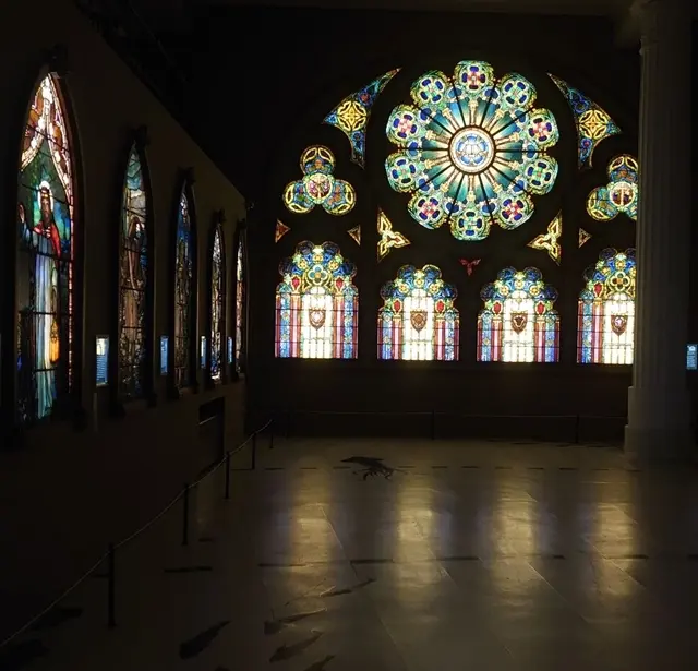 ルイス・Ｃ・ティファニーのステンドグラス