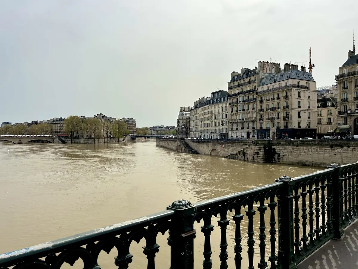 世界遺産　パリ　セーヌ川　文化遺産　　　セーヌ河岸