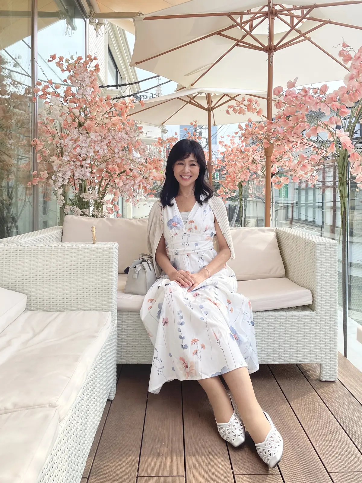 お花の世界が素敵！美味しい桃のアフタヌーの画像_2