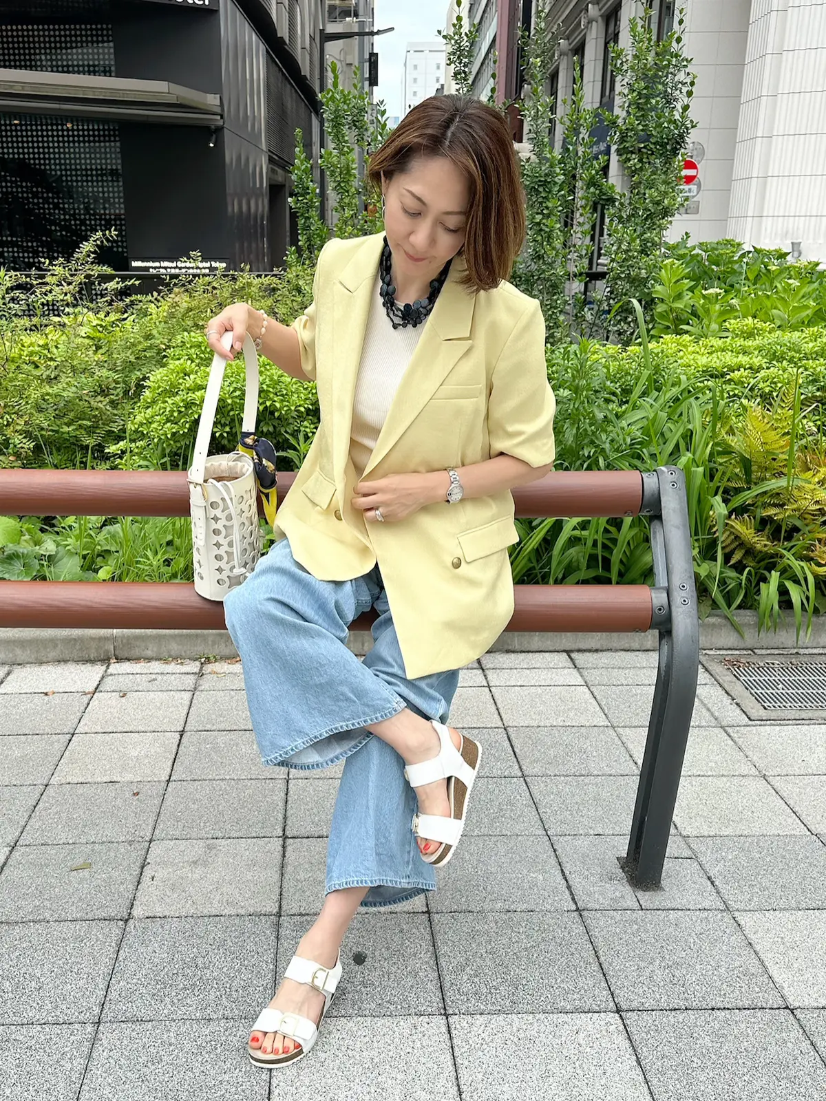 レモンイエローのジャケットでお出かけデニの画像_10