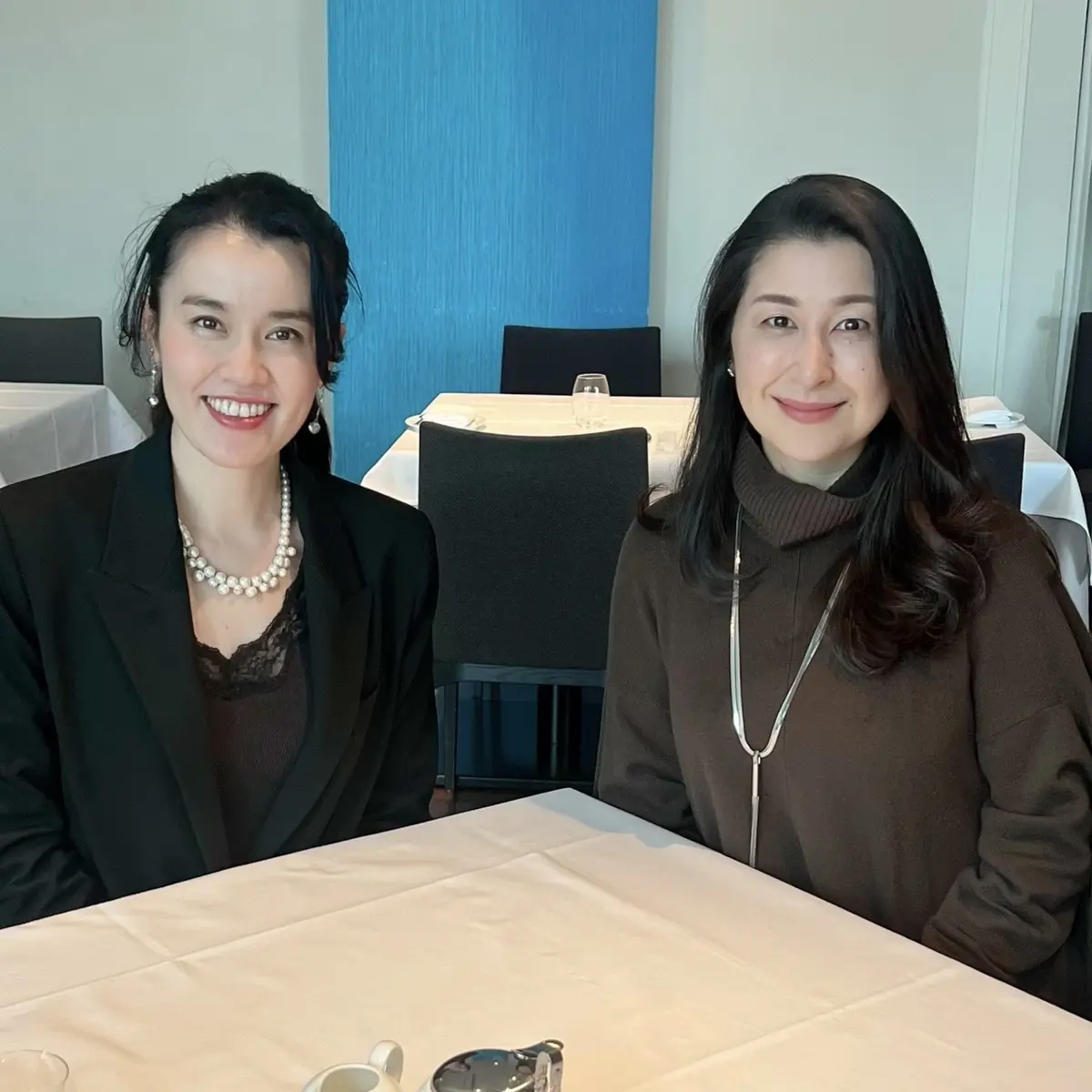 白パンツコーディネートで丸の内ランチへ♪の画像_3