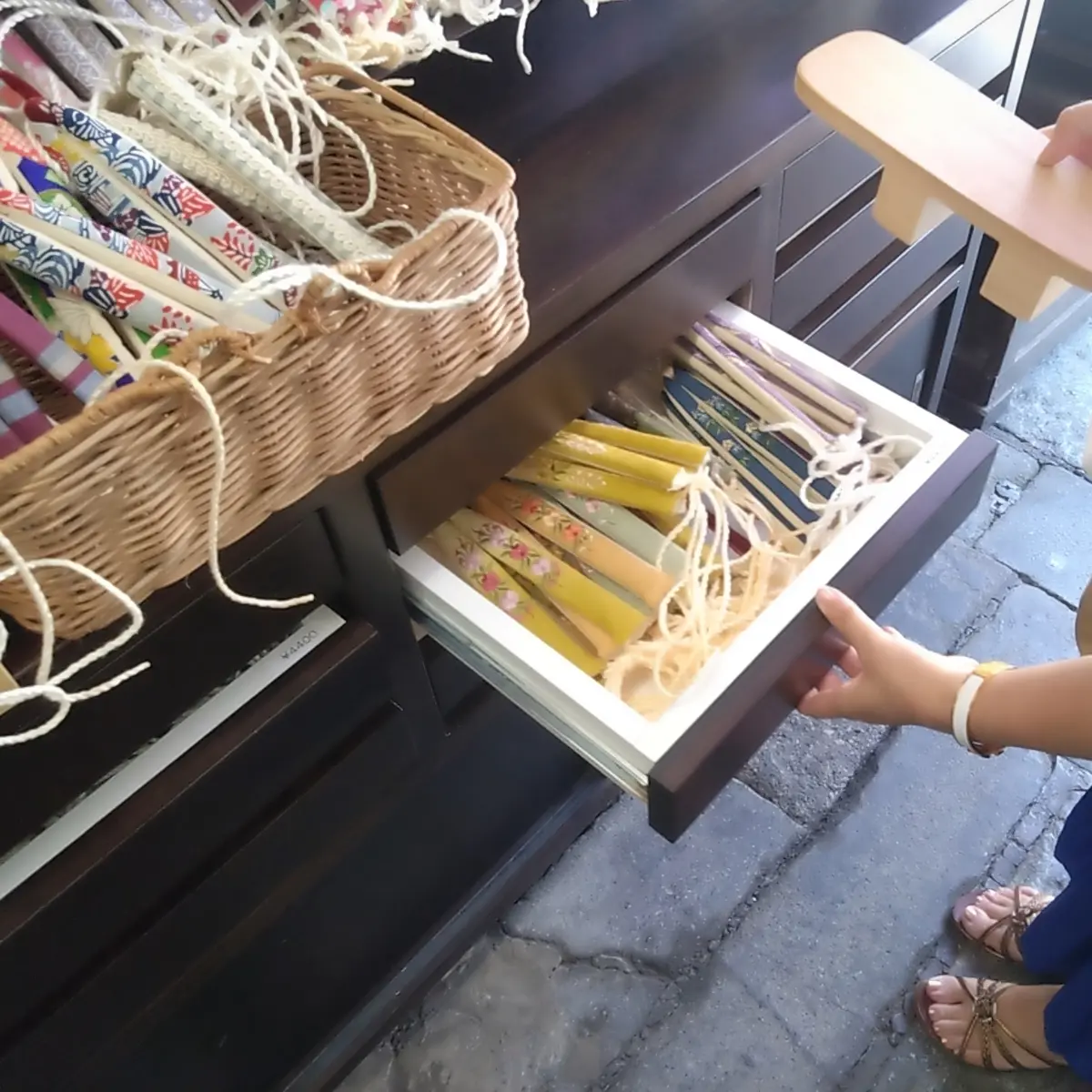 丸屋履物店、新馬場、東海道品川宿、下駄、鼻緒、40代ファッション