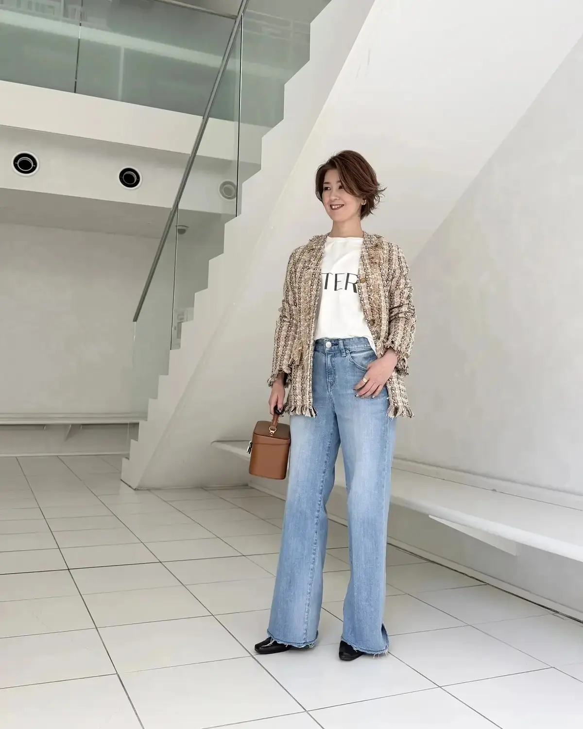 【50代 デニムコーデ15選】デニムONデニムの着こなしも人気！春らしい軽やかさがポイント