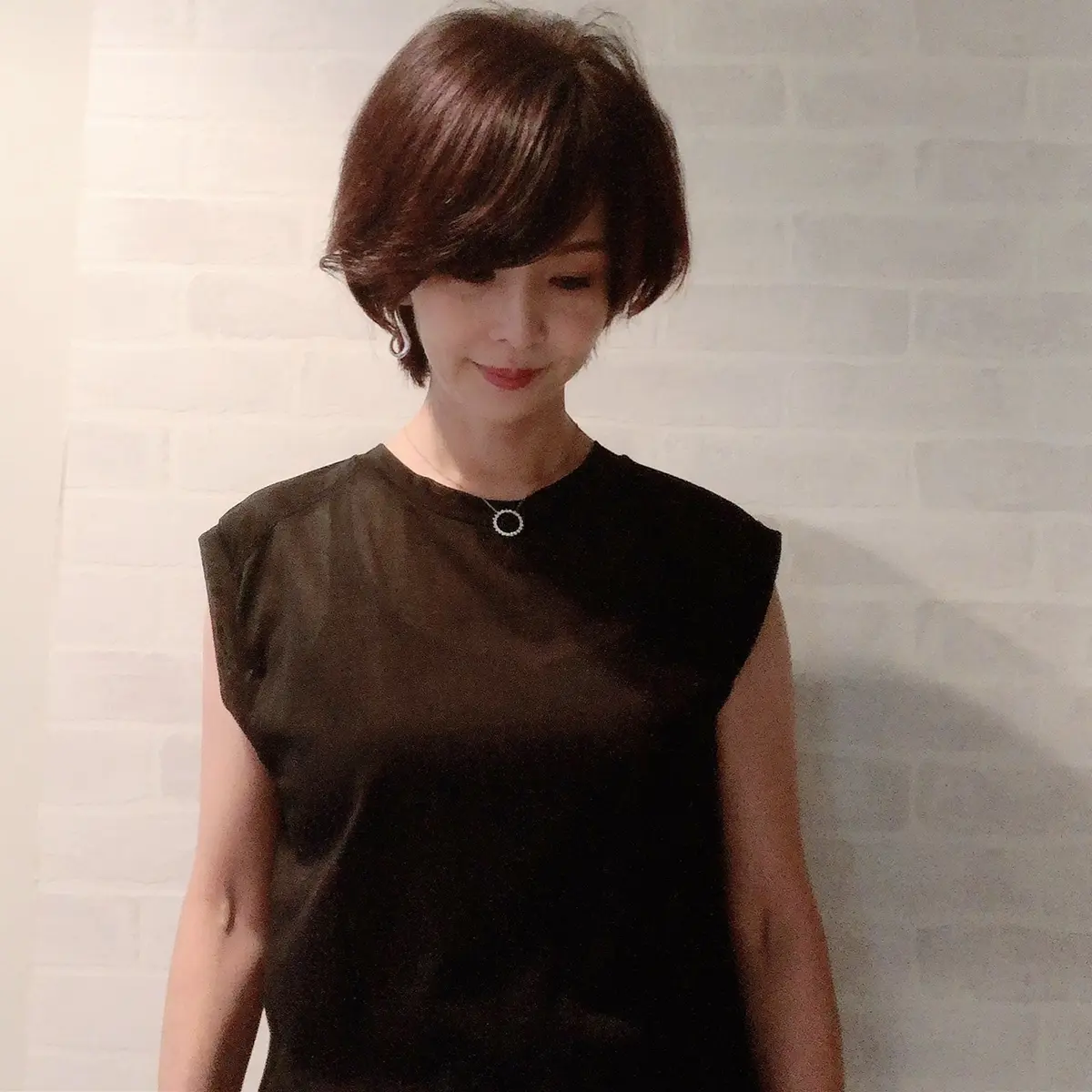 ブラック　シアー　トップス