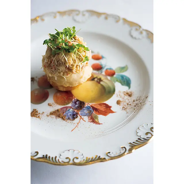 「噴火湾の毛蟹と焼きたてのア ップルパイ」