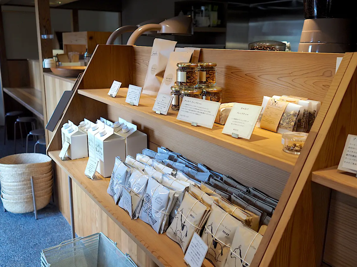 ホワイト×ブラックの晩夏コーデでCoffの画像_11