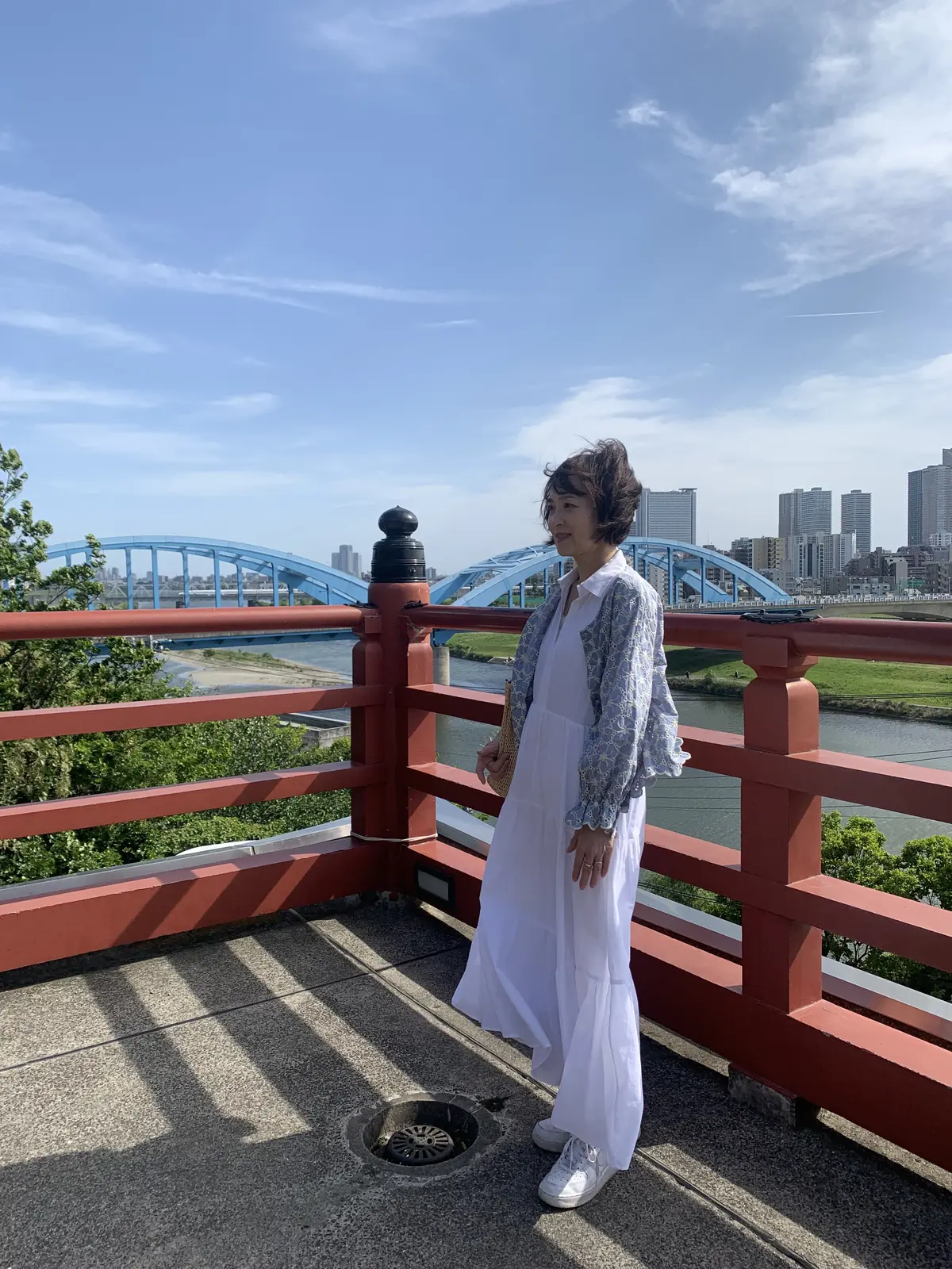 ZARAのワンピースと刺繍ジャケット