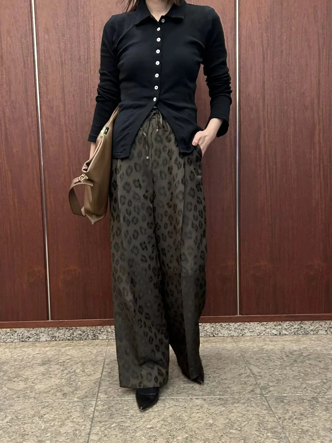 着回しがきく冬の柄パンツをスタッフの私服の画像_8