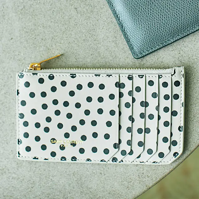 SAINT LAURENT（サンローラン）