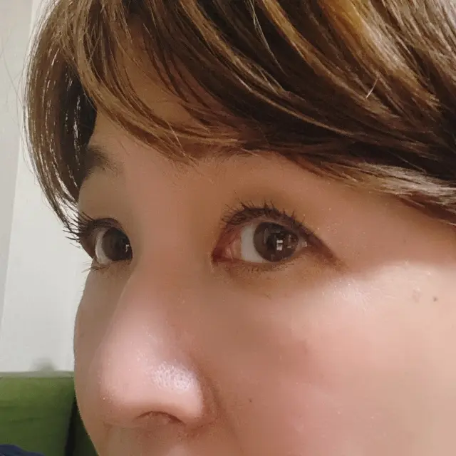 大人ショートに映えるまつげ。髪と目元でつの画像_11