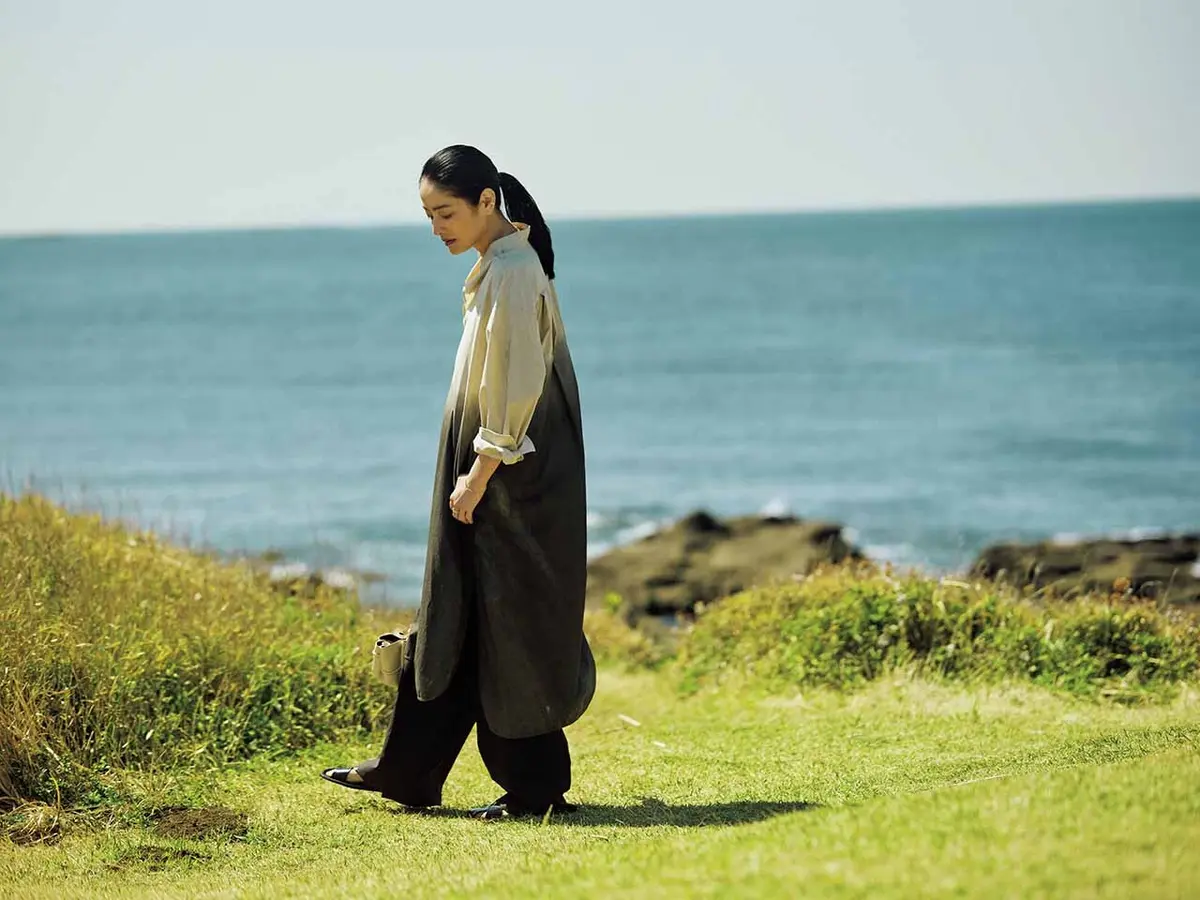 日本古来の炭染め。 黒のグラデーションに 豊かな感性を託して