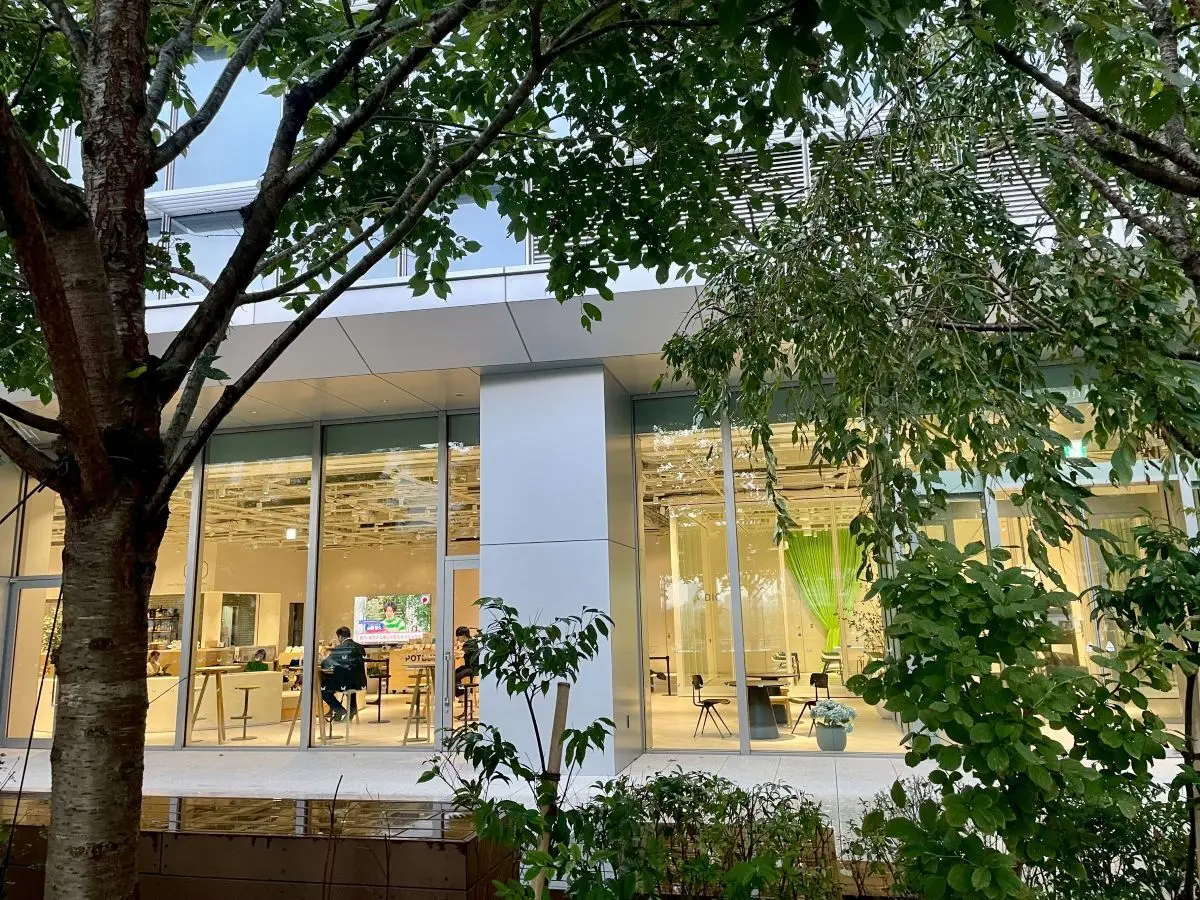 ミッドタウン八重洲のカフェ