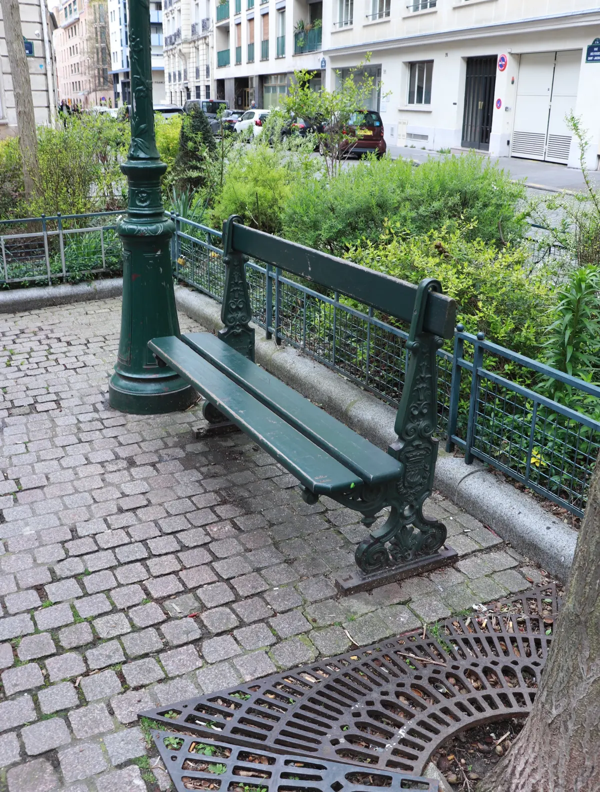 Netflix  「Emily in Paris」　エミリーパリへ行く