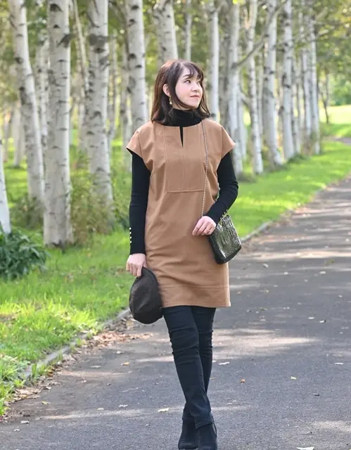 コーディネートのアイテムに、サイドゴアブーツと帽子を合わせてかっこよさもプラス