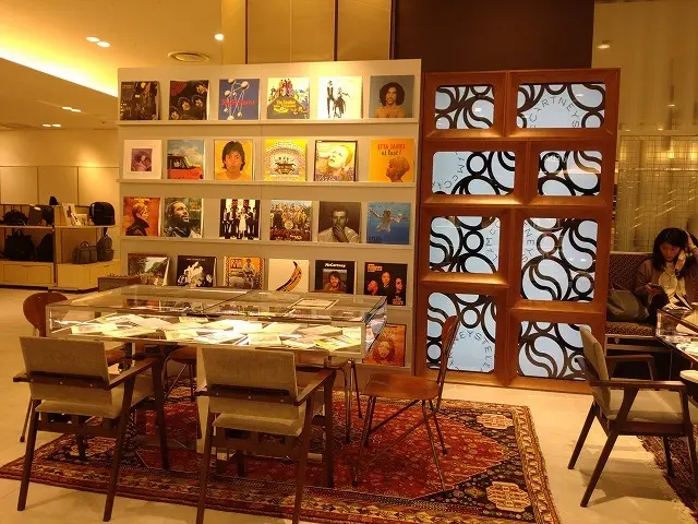 ステラ・マッカートニーのカフェで一休みの画像_2