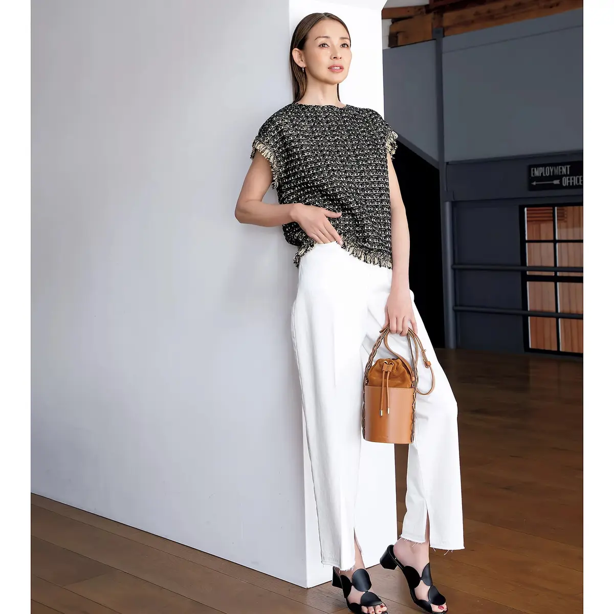 ディープカラーや表情のある素材で、ムードの画像_1