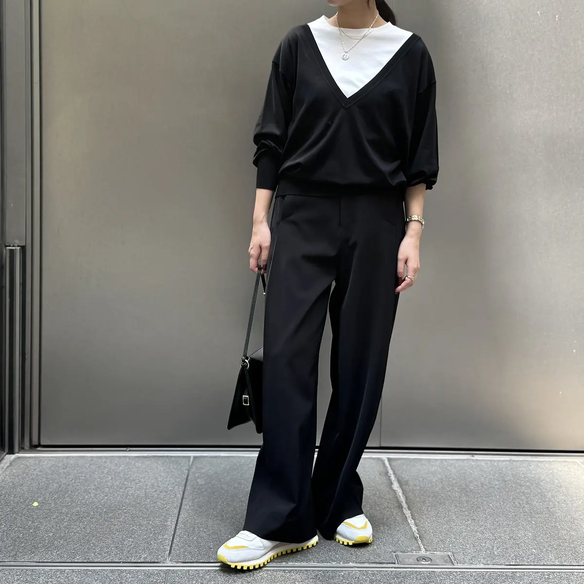  E by éclat 優美なセミワイドパンツ ￥19,800