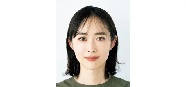 前髪がぺったりつぶれてる