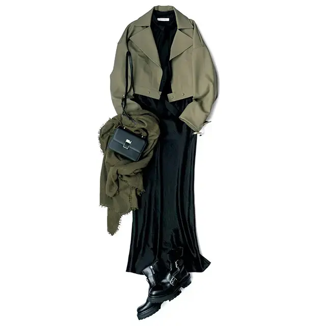 短丈のモードなカーキでドレッシーな黒をかっこよく