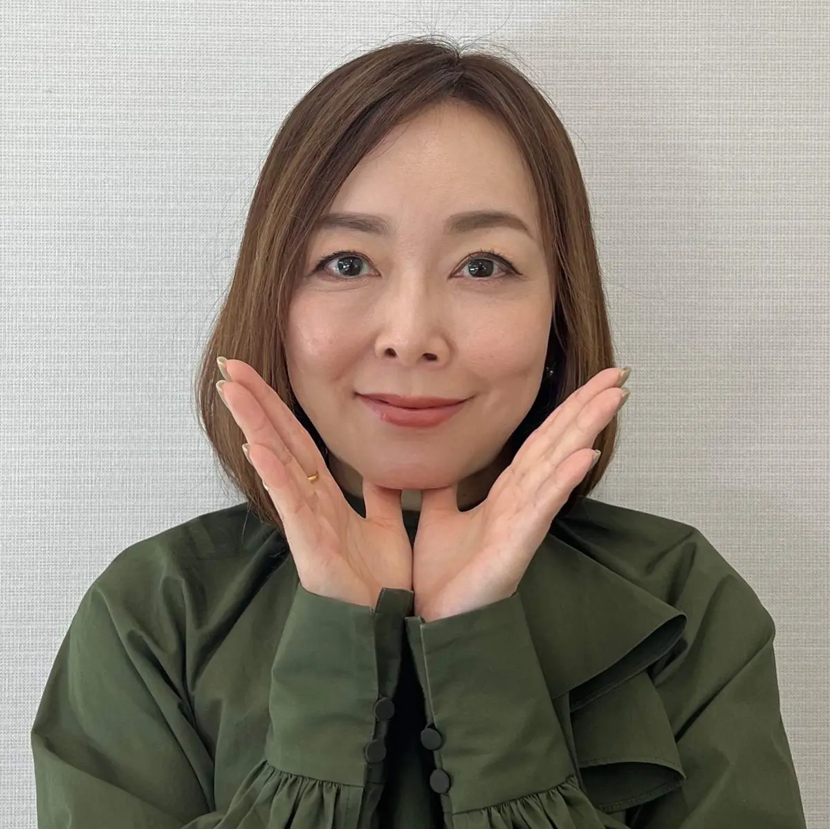 舌下腺を刺激する口臭ケアマッサージ