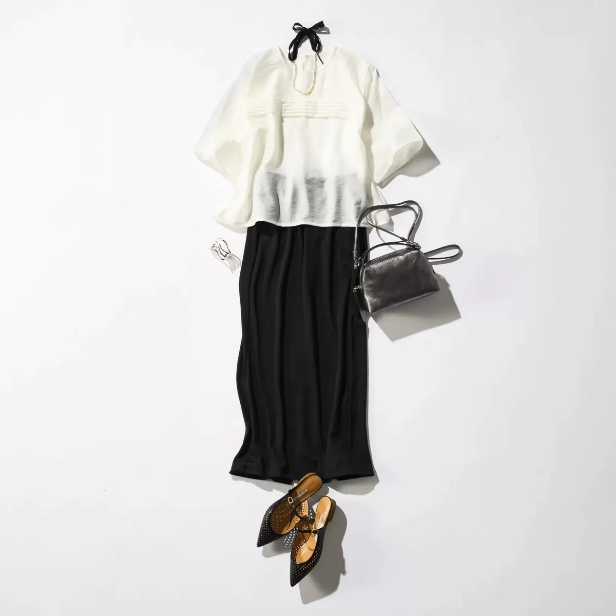 【残暑～秋・50代コーデ】黒ロングスカーの画像_3