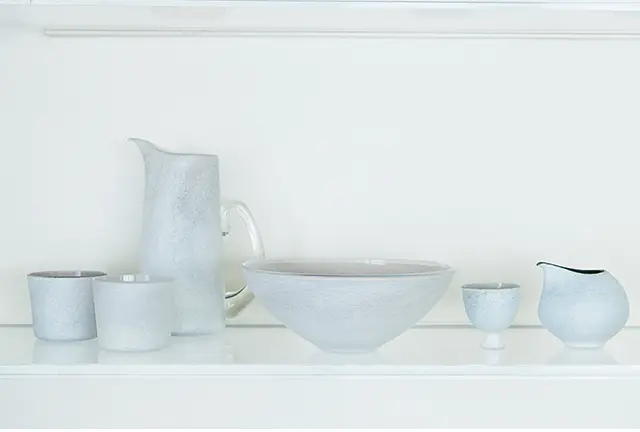 小宮崇のガラス「白の器シリーズ」。