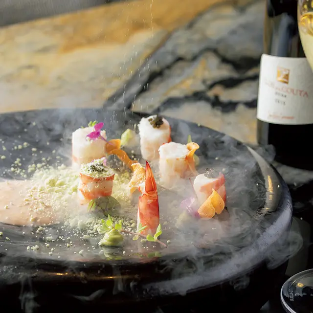 「ディストリクト」の車海老の カクテル サウザンドアイランド ソース