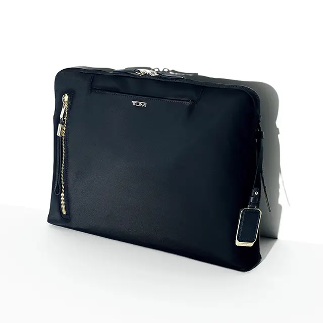 トゥミのラップトップバッグ「ベニン」