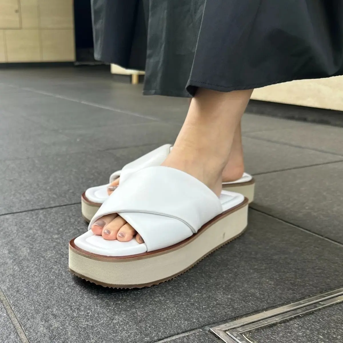 【50代 サンダル】足元からスタイルを格の画像_2