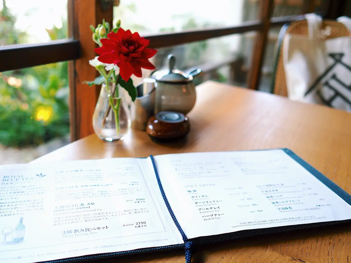 歴史的邸宅で寛ぐティータイムの画像_6