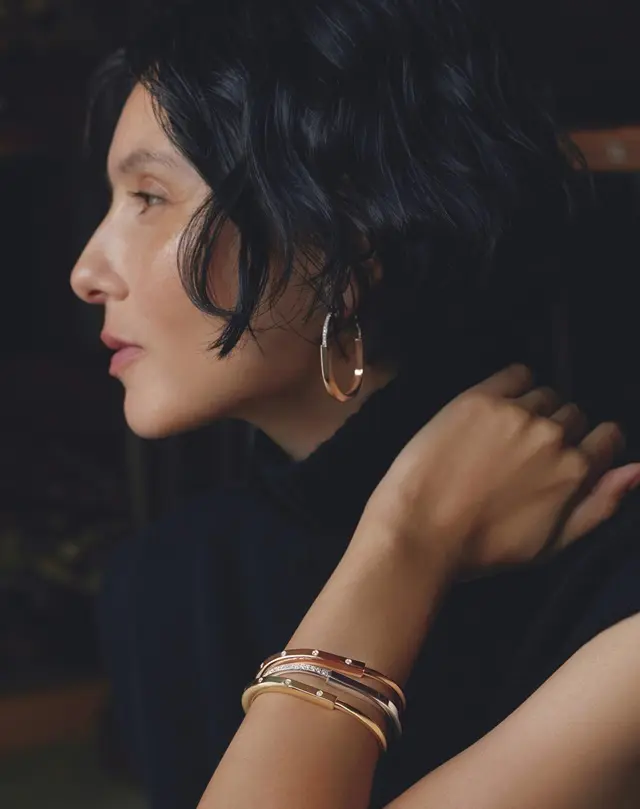 TIFFANY & CO.ゴールドとダイヤモンドが響き合う、クリーンな南京錠モチーフ