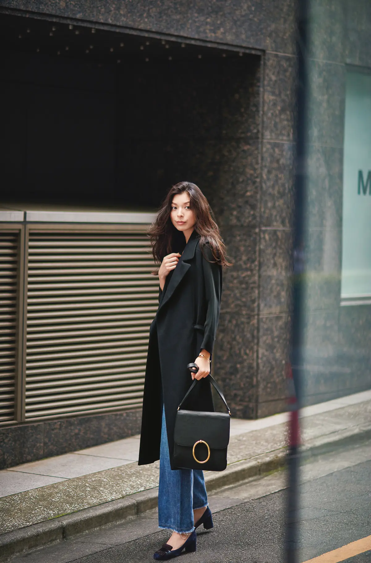 大人をかっこよく見せる“縦長シルエット”の画像_1