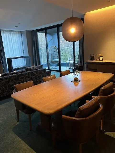 ふふ 旧軽井沢 静養の森のラグジュアリースイート210号室のリビング