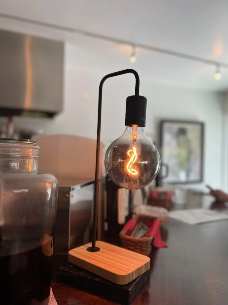 レザースニーカーで注目のレストラン＆カフの画像_5