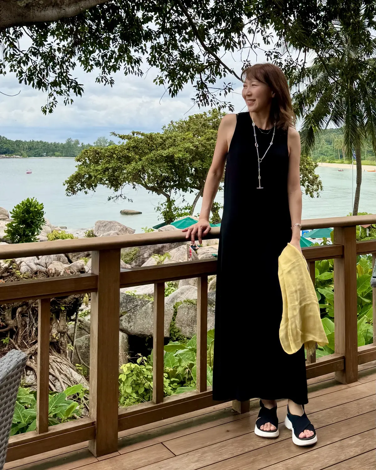 ブラックワンピースコーデ