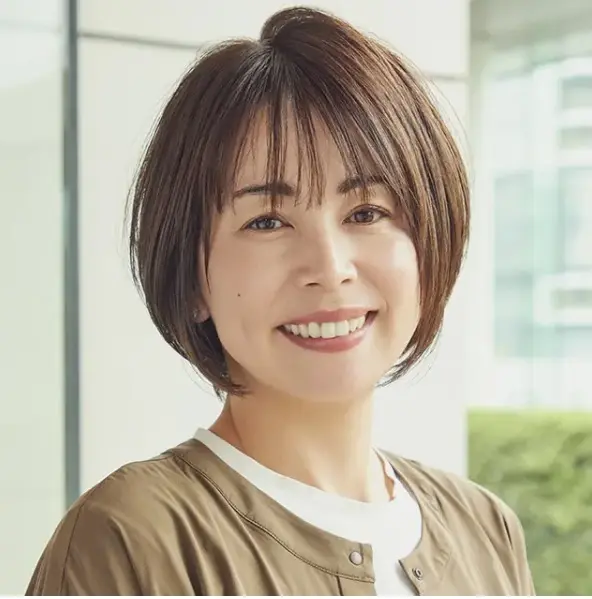 ガンコな硬い髪を素直に見せてくれるのは、ツヤ重視のグラデショート