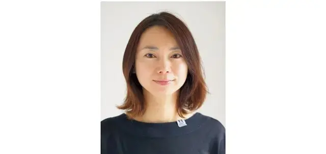 かき上げ風シルエットで冬服映え【50代髪型・ヘアスタイル】