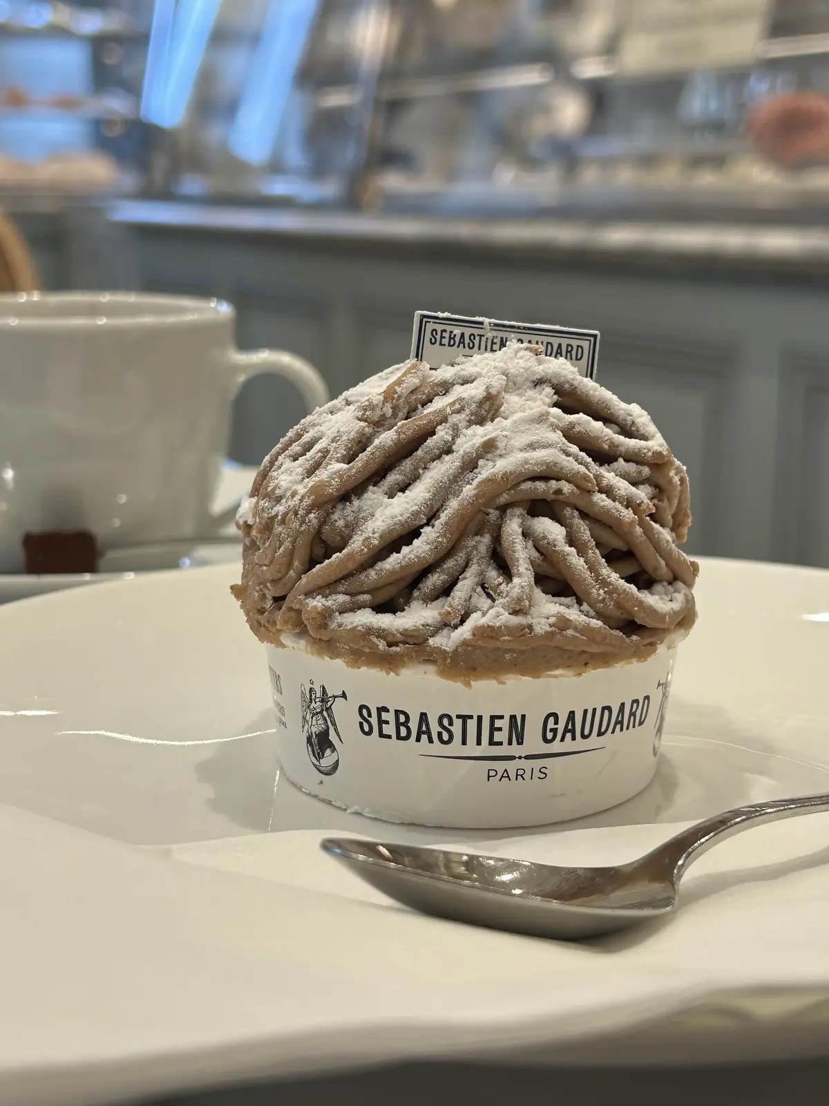 パリ　カフェ　モンブラン　SÉBASTIEN GAUDARD （セバスチャン・ゴダール）